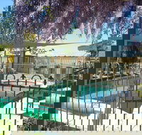 Must Love Dogs BB and Self-Contained Cottage - Local Tourism