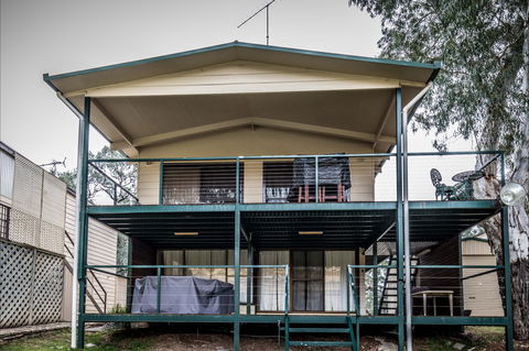 Page Drive Blanchetown  -River Shack Rentals - Accommodation Australia 0