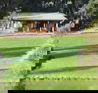 Pemberton Lake View Chalets - Australia Shopping
