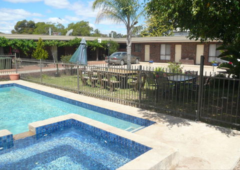 Sportsman Inn Motel - Accommodation Australia 0