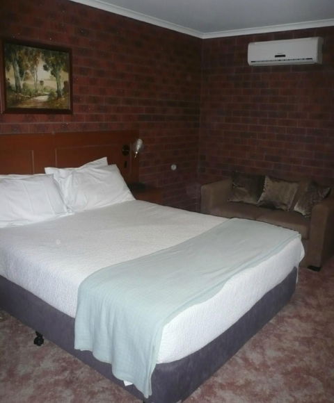 Sportsman Inn Motel - Accommodation Australia 1