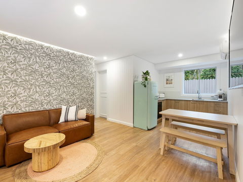 Sunset Beach - Surfside - Accommodation Australia 0