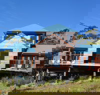 Tree House - The - Accommodation Australia