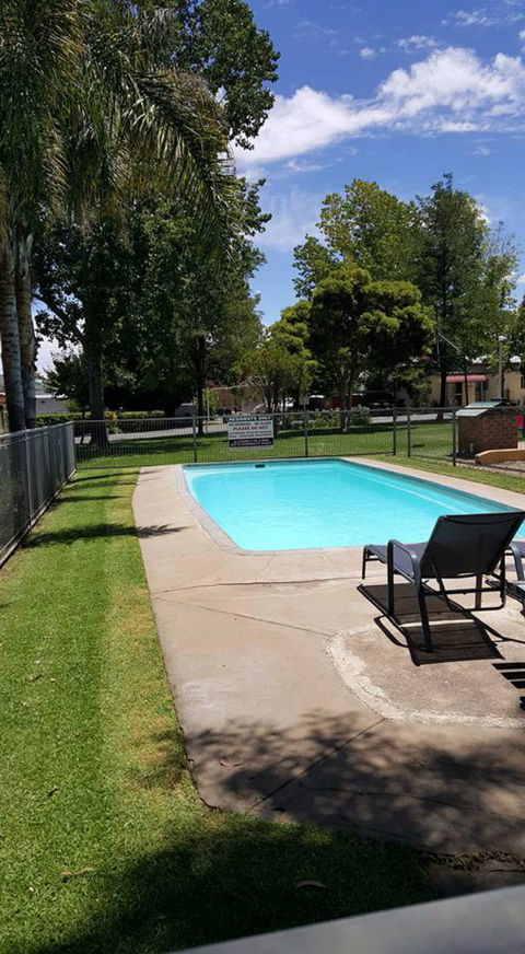 Young Caravan Tourist Park - Accommodation Australia 1