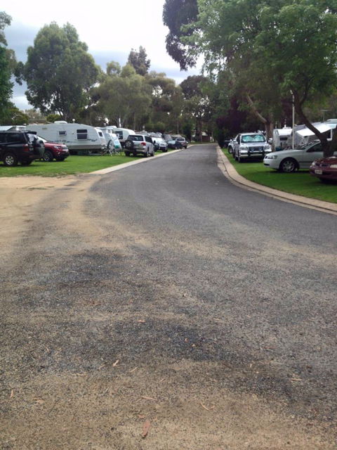 Young Caravan Tourist Park - Accommodation Australia 2