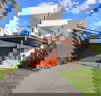 Bali St Beach House - Bed n Breakfasts