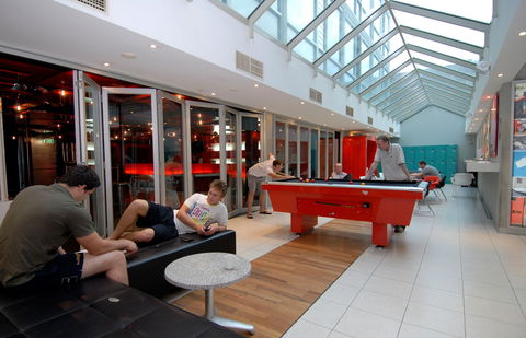 Base Backpackers St Kilda - Australia Shopping 1