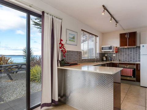 Beach Apartments - Local Tourism 1