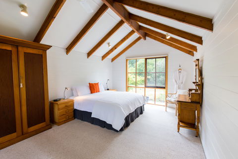 Braeside Mount Macedon Country Retreat - Local Tourism 1