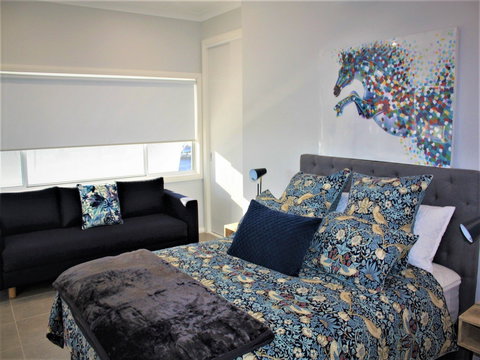 Coolah Shorts - Self Contained Apartments - Local Tourism 0