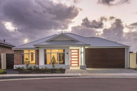 Fairway Lakeside - Accommodation Australia 0