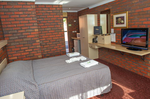 Golden Country Motel And Caravan Park - Australia Shopping 1