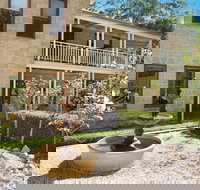 Le Chateau - Accommodation Australia