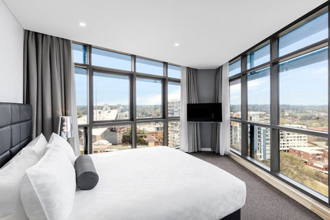Meriton Suites Church Street, Parramatta - Accommodation Australia 1
