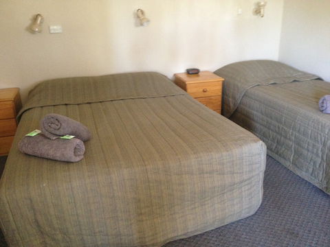 Oasis Motel - Accommodation Australia 2
