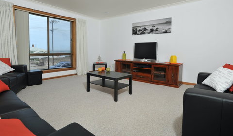 Seaview's Holiday House - Accommodation Australia 2
