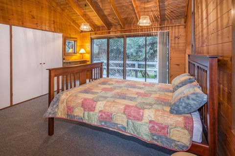 Yallingup Beach House - Bed n Breakfasts 1