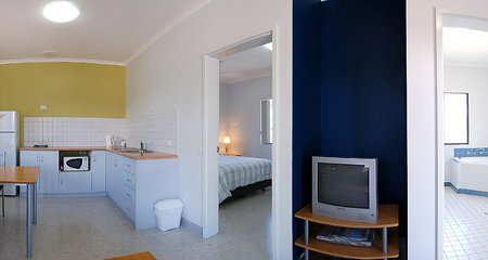Mandurah Ocean Marina Chalets - Accommodation Australia 3