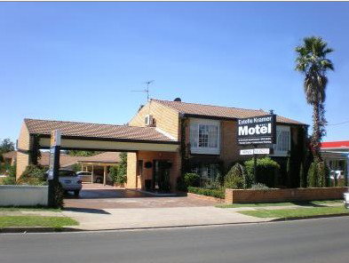 Estelle Kramer Motor Inn - Accommodation Australia 4