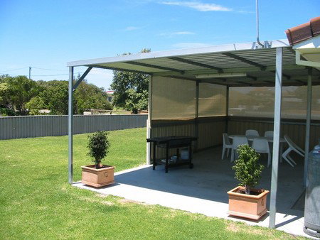 JJ's Holiday Cottages - Mitchell Street - Australia Shopping 1