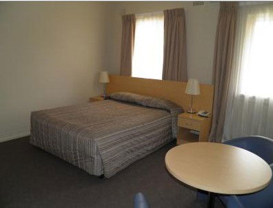 Bathurst Motor Inn - Australia Shopping 1