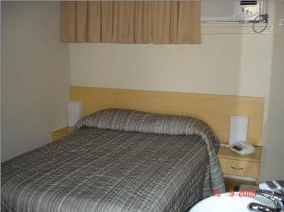 Bathurst Motor Inn - Australia Shopping 2