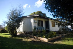 Bow River Cottage - Accommodation Australia 1