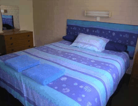 Emu Beach Chalets