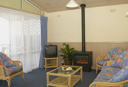 Berrara Beach Holiday Chalets - Accommodation Australia 1