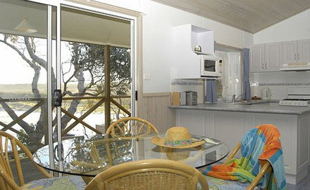 Berrara Beach Holiday Chalets - Accommodation Australia 4