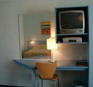 Blueys By The Beach Motel - Accommodation Australia 4