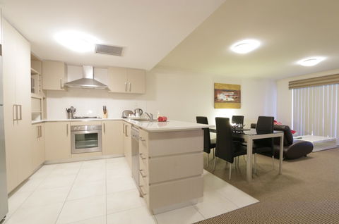 Antonas Verandah Apartments - Australia Shopping 1