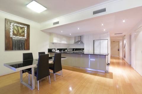 Antonas Verandah Apartments - Australia Shopping 3
