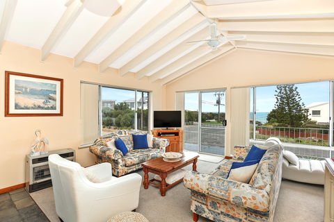 2 England Ave - Port Elliot - Accommodation Australia 0