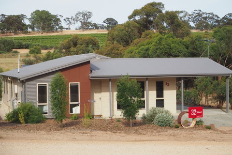 32 West B & B - Accommodation Australia 0