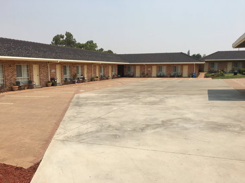 Aalana Motor Inn - Australia Shopping 2