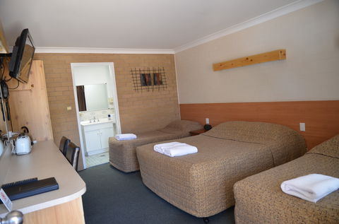 Alexander Motor Inn Moree - Local Tourism 0