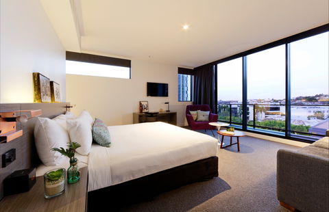 Alpha Mosaic Hotel Brisbane - Bed n Breakfasts 0
