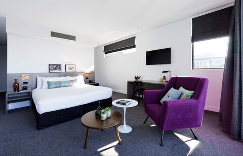 Alpha Mosaic Hotel Brisbane - Bed n Breakfasts 1
