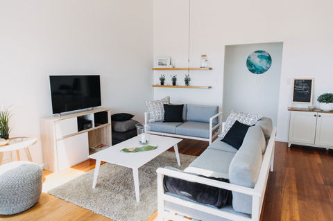 BonniEscape - Island Style Living - Accommodation Australia 0