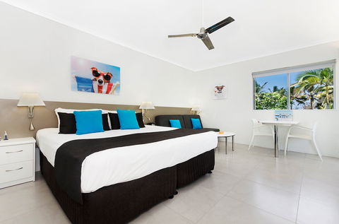 By The Sea Port Douglas - Local Tourism 1