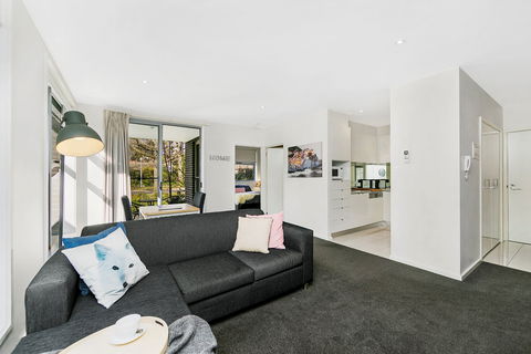 Canberra Furnished Accommodation - Local Tourism 0