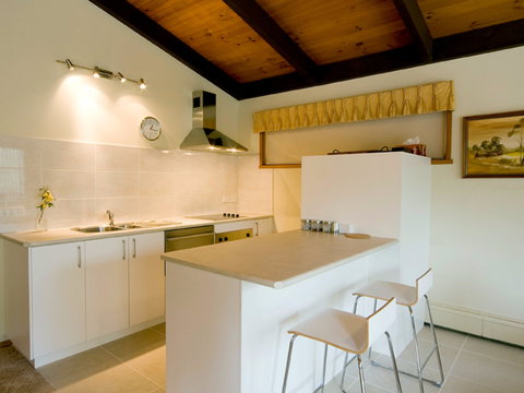 Chisholm Heights CBD Accommodation - Australia Shopping 2