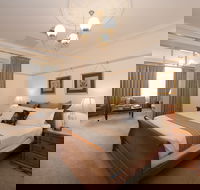 Cobb  Co Court Boutique Hotel - Accommodation Australia