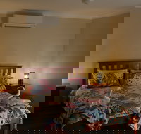 CozyStay at Kearsley - Local Tourism