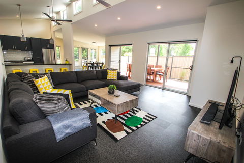 Decked Out At Bright - Accommodation Australia 0