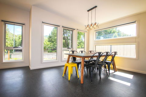 Decked Out At Bright - Accommodation Australia 2