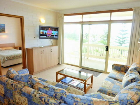 Dolphins 9 - Accommodation Australia 2