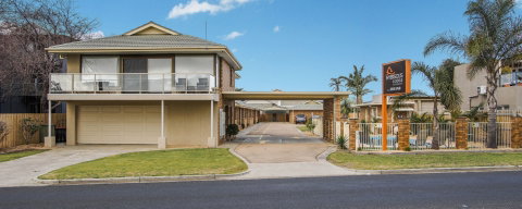 Hybiscus Waterfront Apartments - Accommodation Australia 0