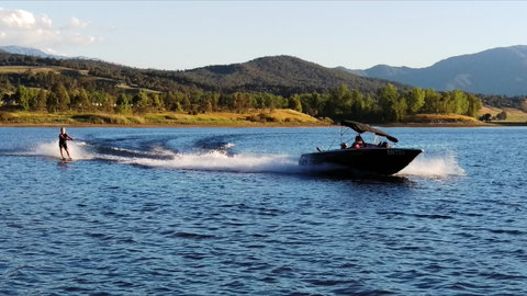 Khancoban Lakeside Caravan Park - Bed n Breakfasts 2